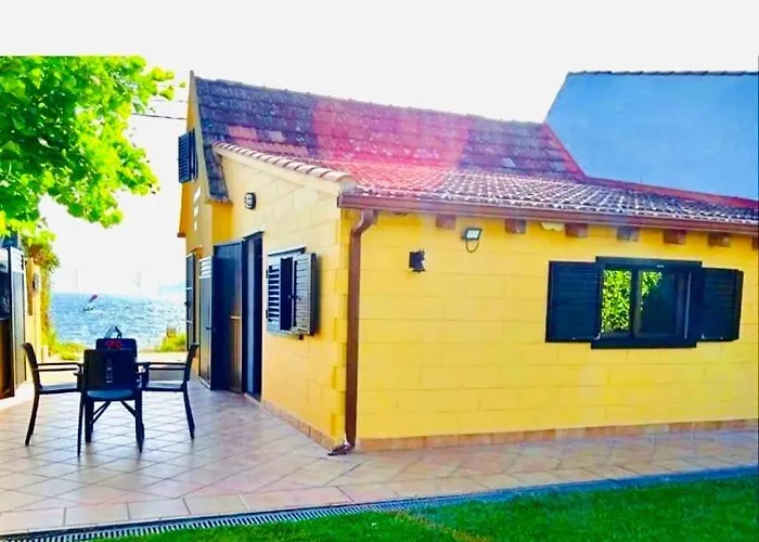 Holiday home Casa O Pineiro Redondela